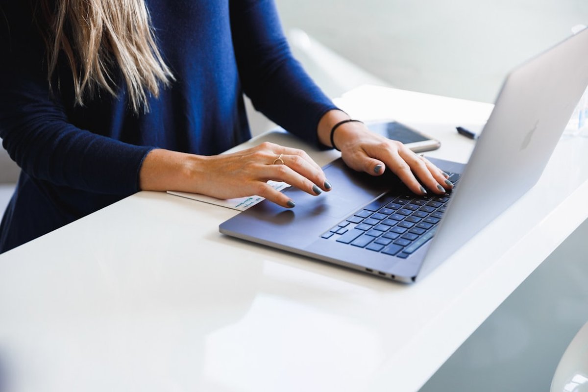 5 Ways Email Me Beats Traditional Note Apps
