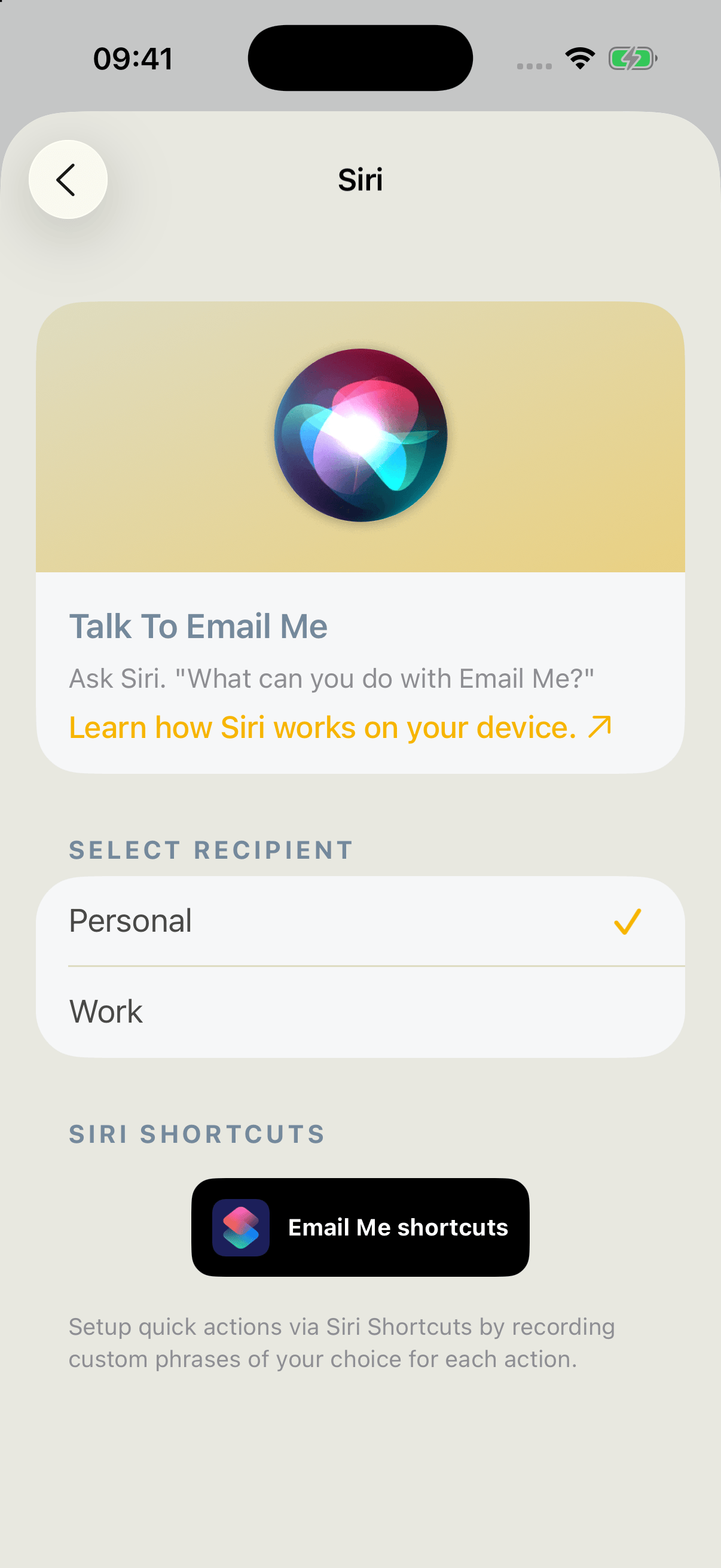 Pantalla de ajustes de Siri en Email Me mostrando la opción Seleccionar destinatario para notas manos libres Pantalla de ajustes de Siri en Email Me mostrando la opción Seleccionar destinatario para notas manos libres